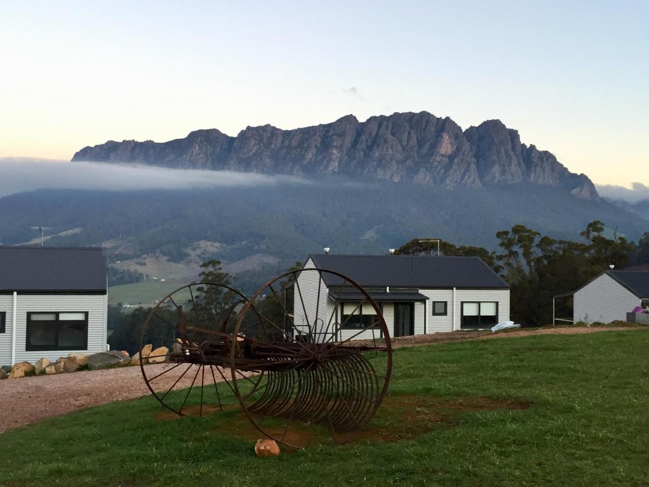 Manna Hill Farm Chalet